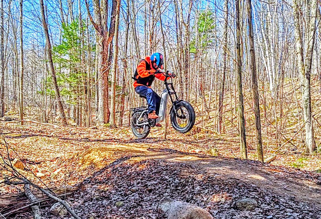 Exploring-the-Differences-Class-1-Class-2-and-Class-3-Ebikes Lacros E-Bike