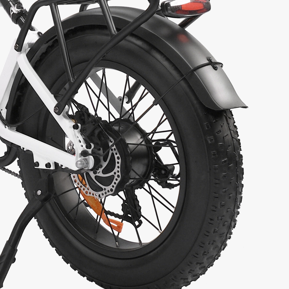 Pinecone E-bike wheel with tire 